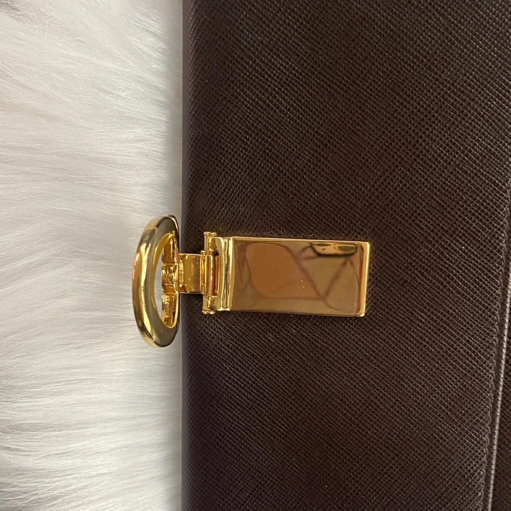 Salvatore Ferragamo Deep brown leather wallet with gold accent - Picture 7 of 16